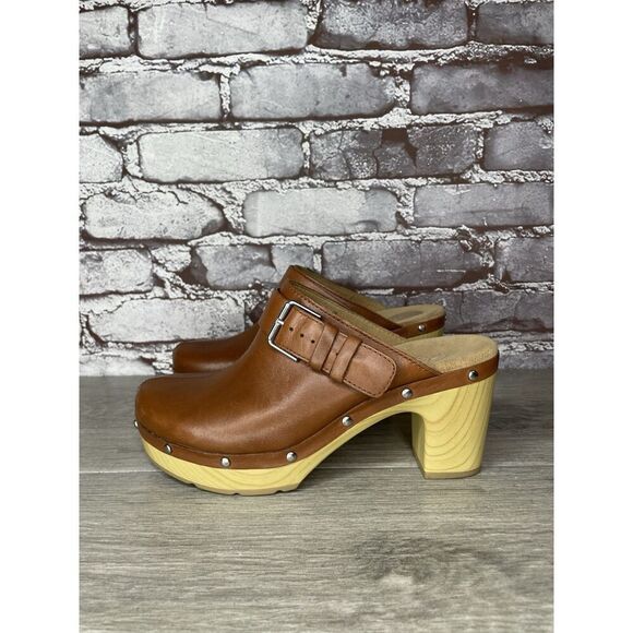 Clarks Artisan Brown Leather Round Toe Strap Stud Heel Shoes Women Sz 6M US/36EU - Picture 16 of 16